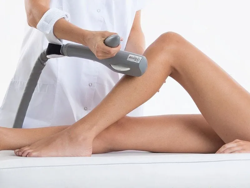 easybeauty_dauerhafte_haarentfernung_frauen_beine_bis_knie