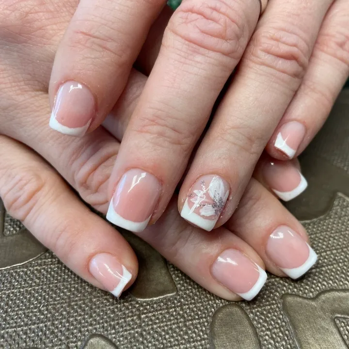 Gelnägel Modellage in Rielasingen bei Singen – Elegantes Nageldesign von Easy Beauty