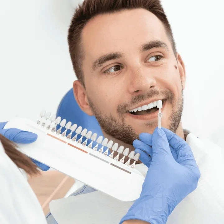 Helle Zähne nach Beauty Smile Zahnaufhellung Easy Beauty